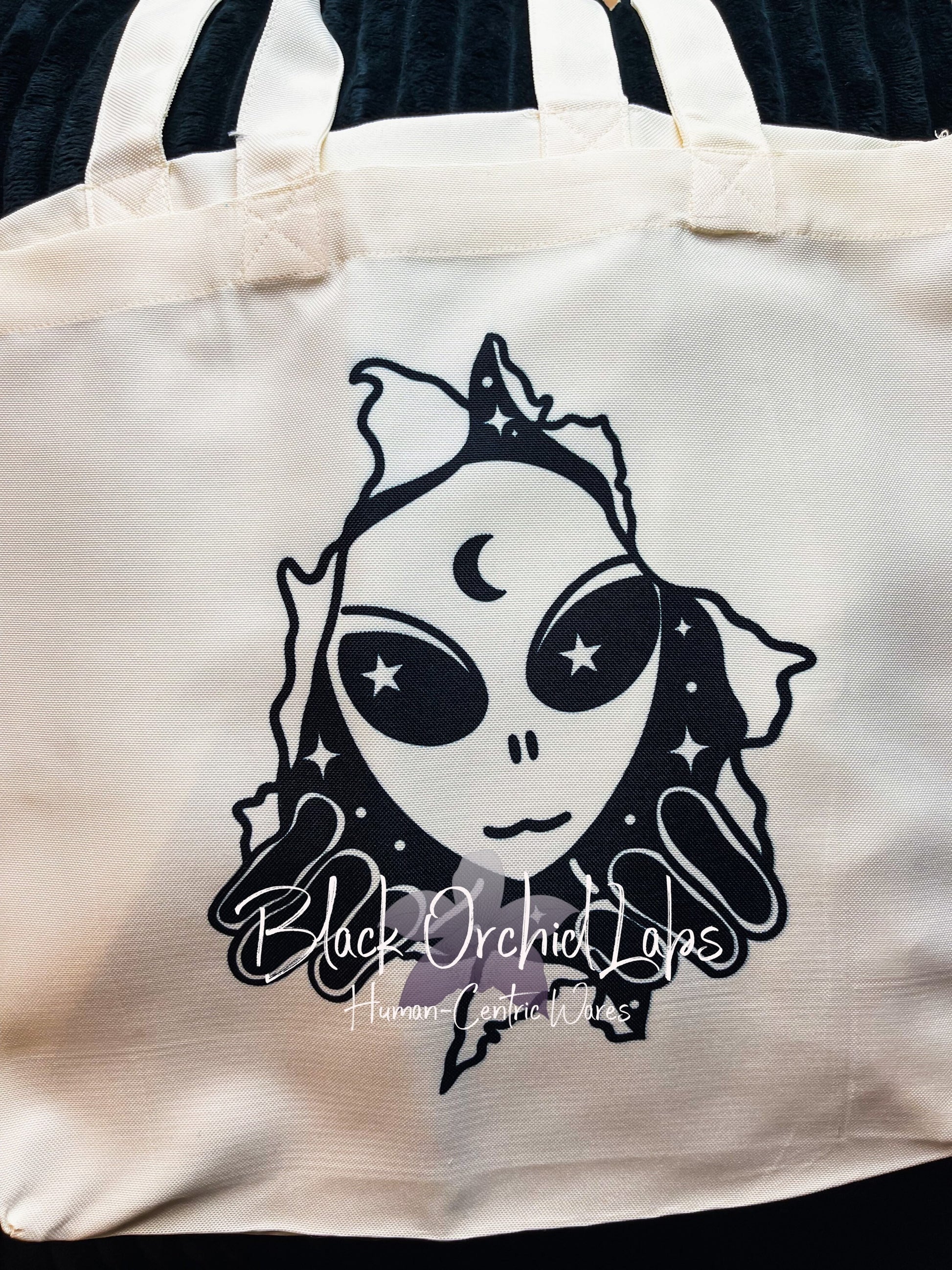 Alien Tote bag, grocery bag, reader gift, Extraterrestrial shopping tote, reusable, book bag, Reader dark gothic